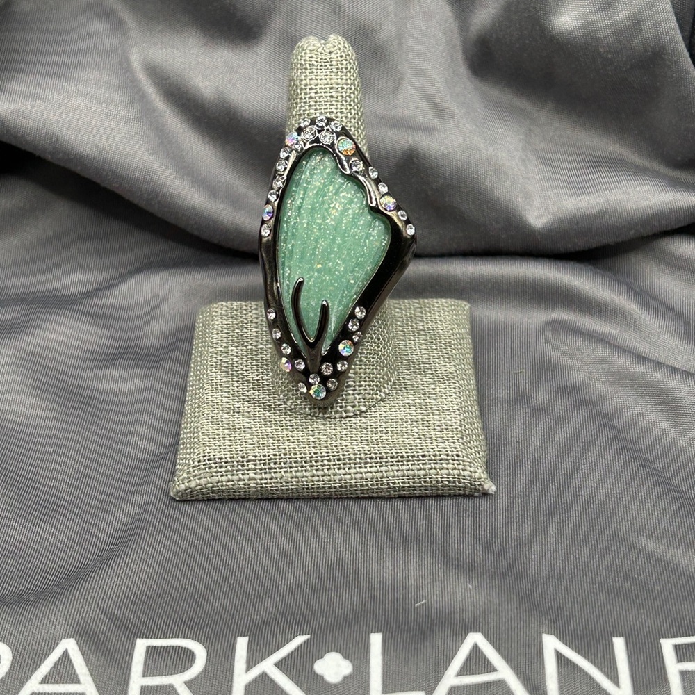 RARE NWT •Discontinued• Park Lane “Papillon” Ring Size 9